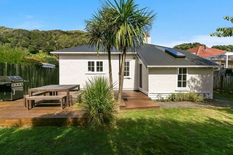 Photo of property in 8a Puriri Street, Eastbourne, Lower Hutt, 5013