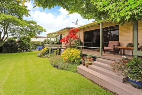 Photo of property in 35 Links View Drive, Omokoroa, 3114