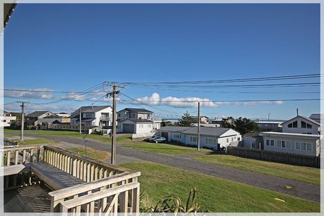 Photo of property in 31 Nelson Street, Foxton Beach, Foxton, 4815