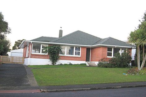 Photo of property in 2 Lynmore Drive, Hillpark, Auckland, 2102