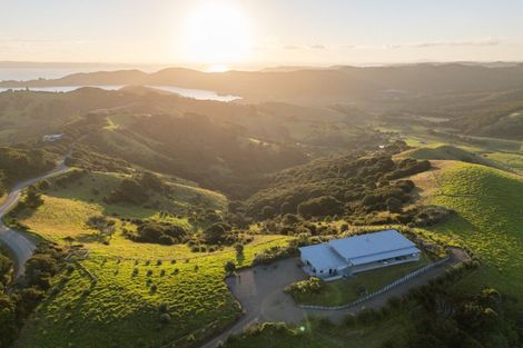 Photo of property in 99 Cowes Bay Road, Waiheke Island, 1971
