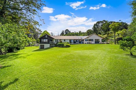 Photo of property in 12 Hobbs Road, Matakatia, Whangaparaoa, 0930