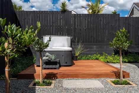 Photo of property in 122a Birkdale Road, Birkdale, Auckland, 0626