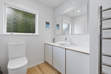 Photo of property in 1/24a Wolsley Avenue, Milford, Auckland, 0620