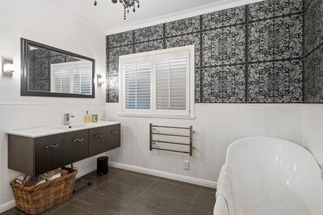 Photo of property in 30c Eleventh Avenue, Tauranga, 3110