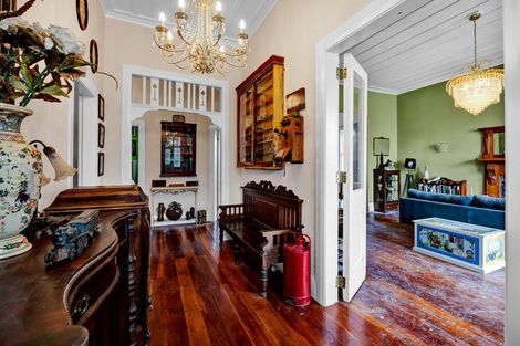 Photo of property in 194 High Street, Eltham, 4322