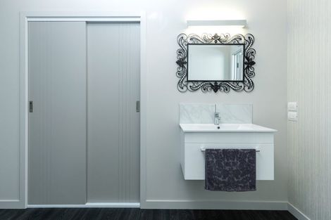 Photo of property in 21 Glentui Place, Waikawa, Picton, 7220