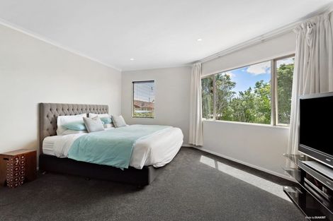 Photo of property in 1/64 Hogans Road, Glenfield, Auckland, 0629