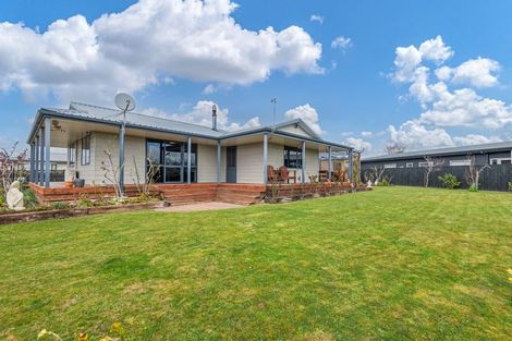 Photo of property in 77 Rhodes Drive, Kelvin Grove, Palmerston North, 4414