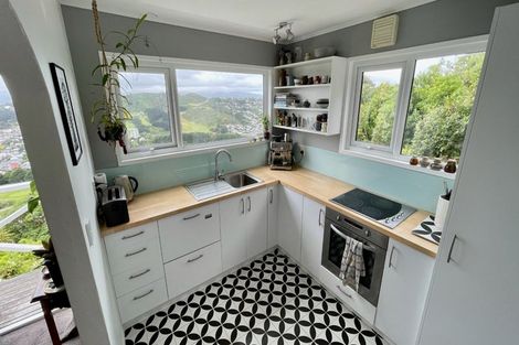 Photo of property in 10 Stormont Place, Kingston, Wellington, 6021