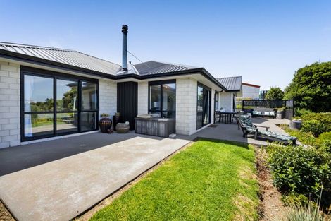 Photo of property in 6 Aytoun Street, Opunake, 4616