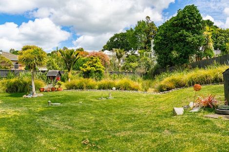 Photo of property in 16 Gavinike Place, Waimauku, 0812