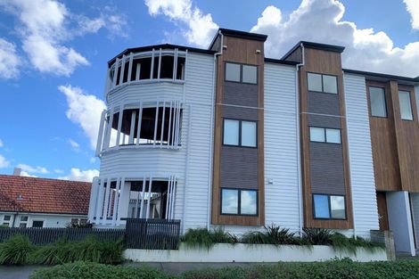 Photo of property in 6/2 Frances Bryers Road, Hobsonville, Auckland, 0616