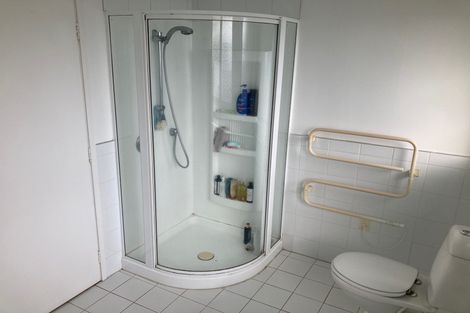 Photo of property in 2/276 Hurstmere Road, Takapuna, Auckland, 0622