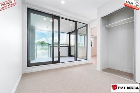 Photo of property in 18 Sumich Place, West Harbour, Auckland, 0618