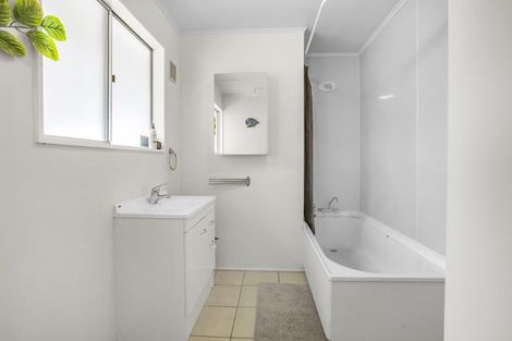 Photo of property in 76 Brandon Street, Featherston, 5710