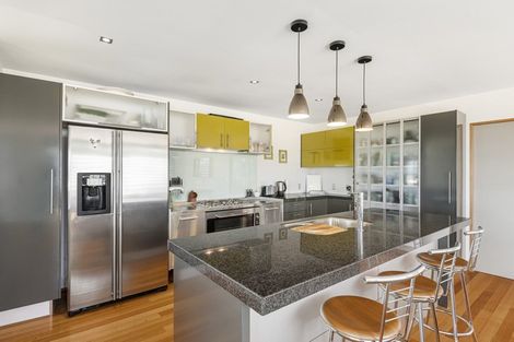 Photo of property in 2/55 Parr Terrace, Castor Bay, Auckland, 0620