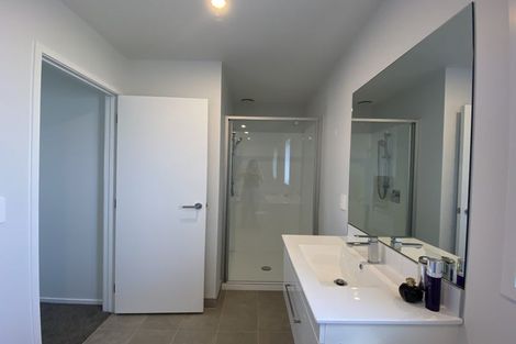 Photo of property in 1 Eric Gifford Drive, Ranui, Auckland, 0612