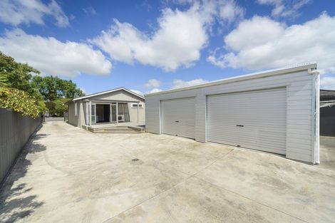 Photo of property in 11 Shamrock Street, Takaro, Palmerston North, 4412