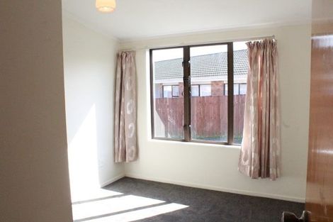 Photo of property in 50 Aviemore Drive, Highland Park, Auckland, 2010