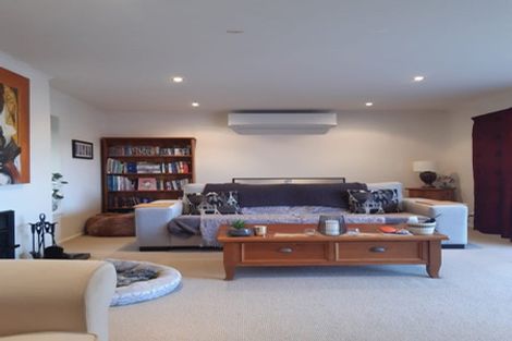 Photo of property in 2/5 Downing Street, Glenfield, Auckland, 0629