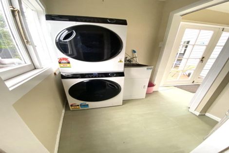 Photo of property in 19 Knowles Street, Terrace End, Palmerston North, 4410