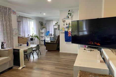 Photo of property in 2/366a Glenfield Road, Glenfield, Auckland, 0629