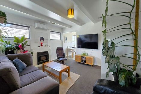 Photo of property in 15 Wright Street, Wainuiomata, Lower Hutt, 5014