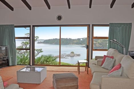 Photo of property in 25 Hillside Crescent, Leigh, 0985