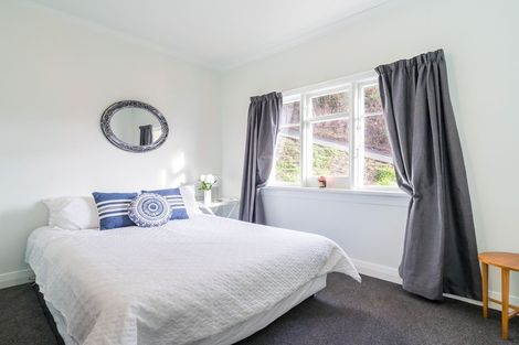 Photo of property in 35 Easther Crescent, Kew, Dunedin, 9012