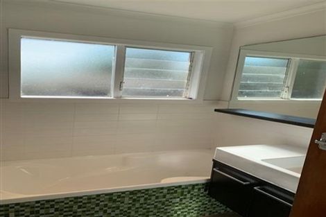 Photo of property in 22 Botany Road, Howick, Auckland, 2010