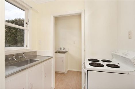 Photo of property in 87 Featherston Street, Takaro, Palmerston North, 4412