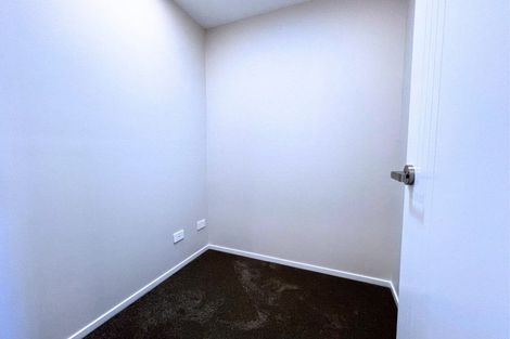 Photo of property in 42 Don Oliver Lane, Glen Eden, 0602