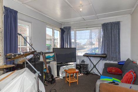 Photo of property in 122 Great South Road, Huntly, 3700