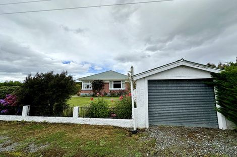 Photo of property in 72 Clifden Highway, Tuatapere, 9691