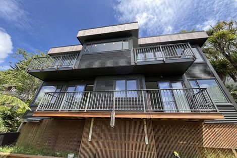 Photo of property in 3b Maldive Street, Khandallah, Wellington, 6035