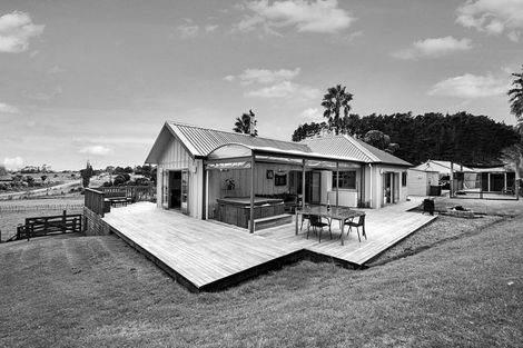 Photo of property in 141 Mangakura Road, Helensville, 0875