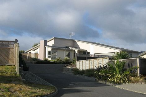 Photo of property in 57 Quadrant Heights, Paraparaumu, 5032