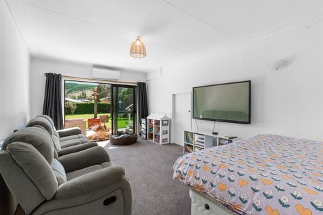 Photo of property in 20 Lynas Street, Outram, 9019