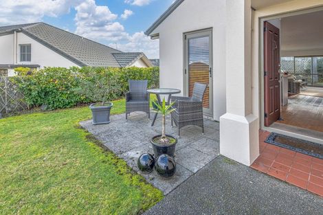 Photo of property in 22 Lakeridge Close, Rangatira Park, Taupo, 3330