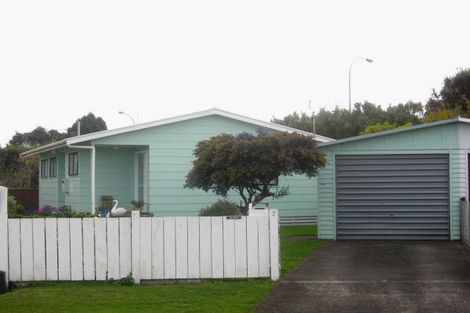 Photo of property in 2 Uenuku Place, Waitara, 4320