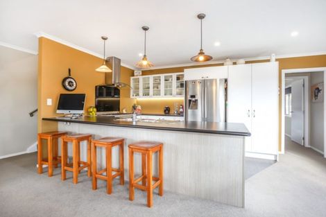 Photo of property in 16 Bluejacket Place, Whitby, Porirua, 5024