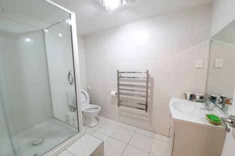 Photo of property in 1/24 Pigeon Mountain Road, Half Moon Bay, Auckland, 2012