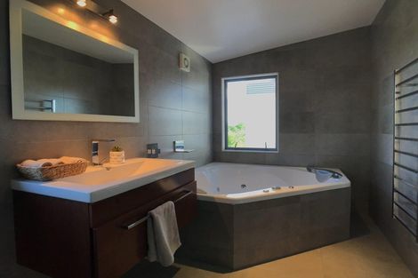 Photo of property in 108 Kittiwake Drive, Schnapper Rock, Auckland, 0632