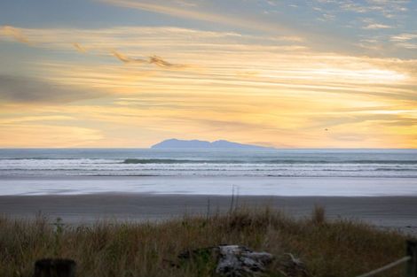 Photo of property in 10b Beach Road, Waihi Beach, 3611