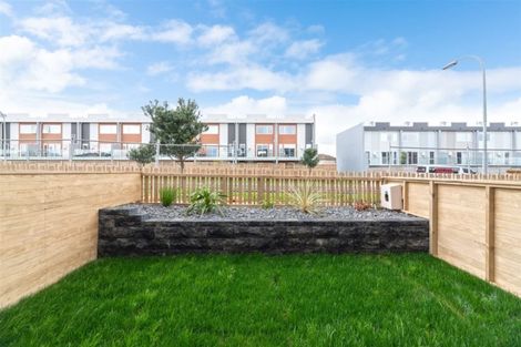 Photo of property in 8 Meritage Lane, Te Atatu South, Auckland, 0610