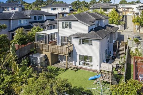 Photo of property in 88 Rising Parade, Fairview Heights, Auckland, 0632