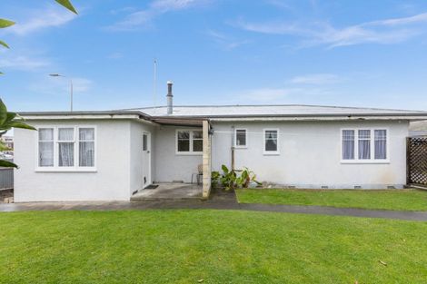 Photo of property in 2/13 Puketapu Road, Taradale, Napier, 4112