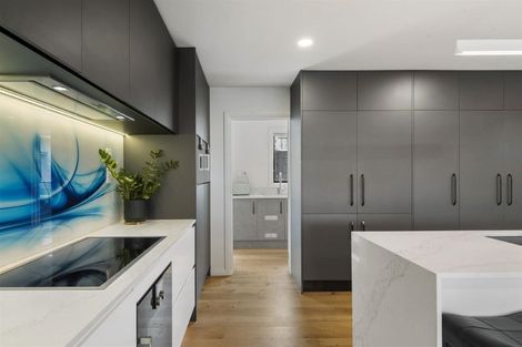 Photo of property in 10a Aberdeen Road, Campbells Bay, Auckland, 0620