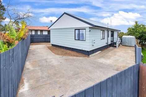 Photo of property in 2/12 Cameron Place, Ranui, Auckland, 0612
